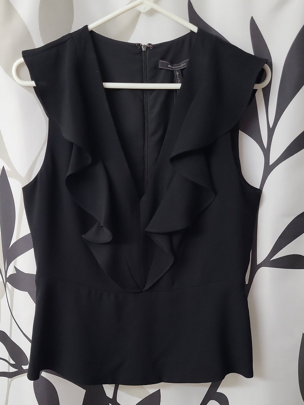 NWT BCBGMaxAzria Black Ruffle V-Neck Sleeveless Top